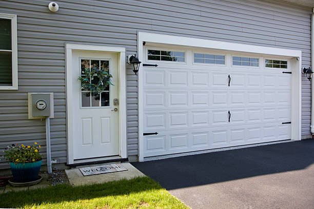 24/7 Emergency Garage Door Roller Replacement experts in Peachtree Corners, GA